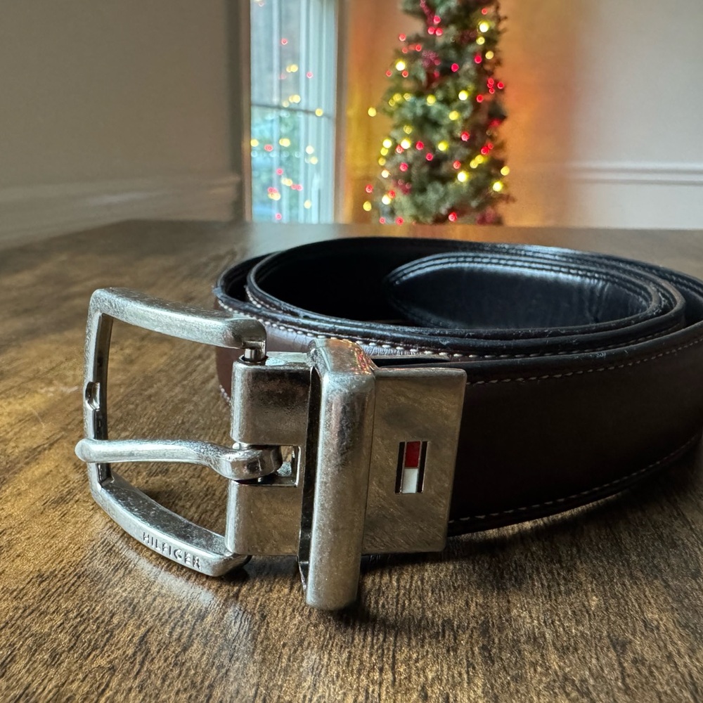 Tommy Hilfiger Genuine Leather Black Brown Reversible Belt Size 30-32 - Picture 2 of 15